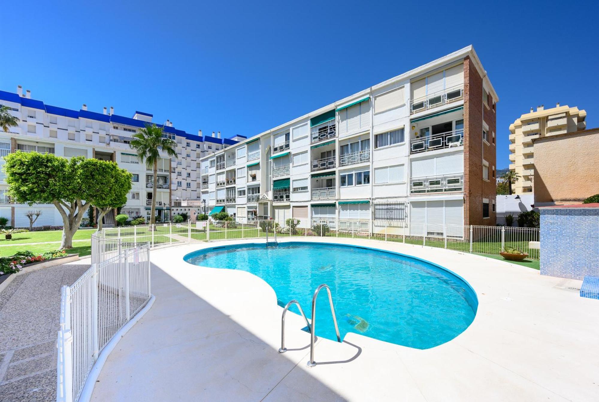 Sea View Apartment 贝纳尔马德纳 外观 照片